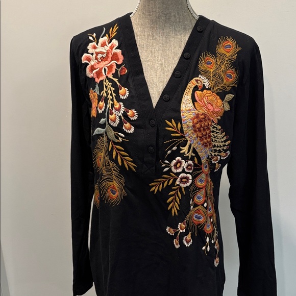 Johnny Was Embroidered Peacock Floral Black Boho Top V-Neck Button Size Medium - Picture 13 of 15